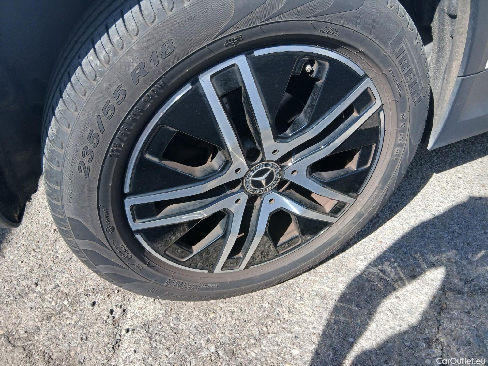  Mercedes  GLA MERCEDES-BENZ  / 2020 / 5P / todoterreno  200 D #23