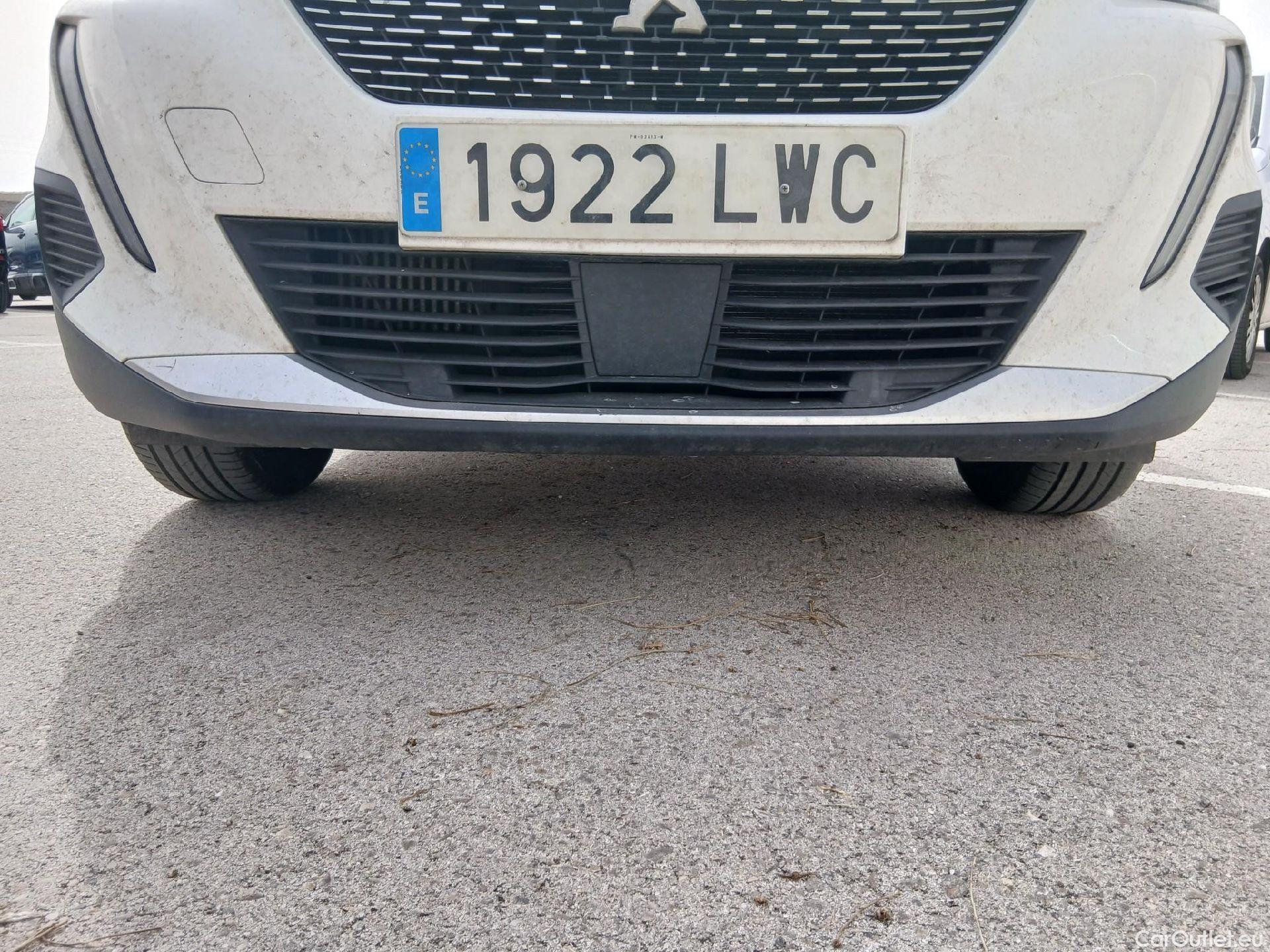  Peugeot  2008 PEUGEOT  / 2019 / 5P / todoterreno Allure BlueHDI 81kW (110CV) #7