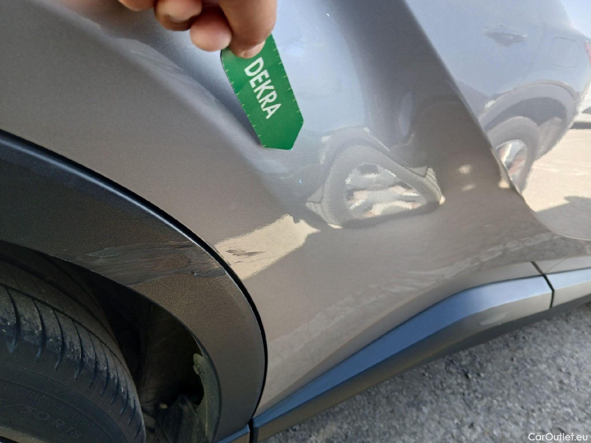  Toyota  C-HR TOYOTA  / 2016 / 5P / todoterreno 1.8 125H Advance (CX) #40