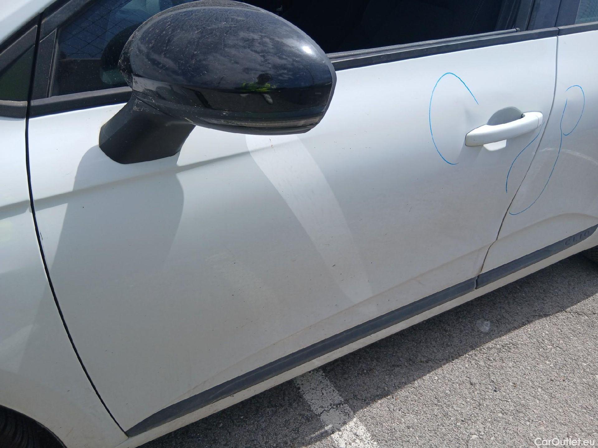  Renault  Clio RENAULT  / 2019 / 5P / berlina con portón Equilibre Blue dCi 74kW (100CV) #8