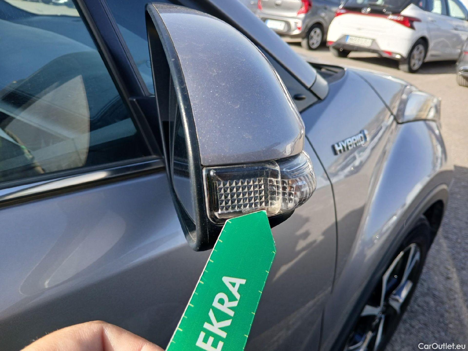  Toyota  C-HR TOYOTA  / 2016 / 5P / todoterreno 1.8 125H Advance (CX) #47