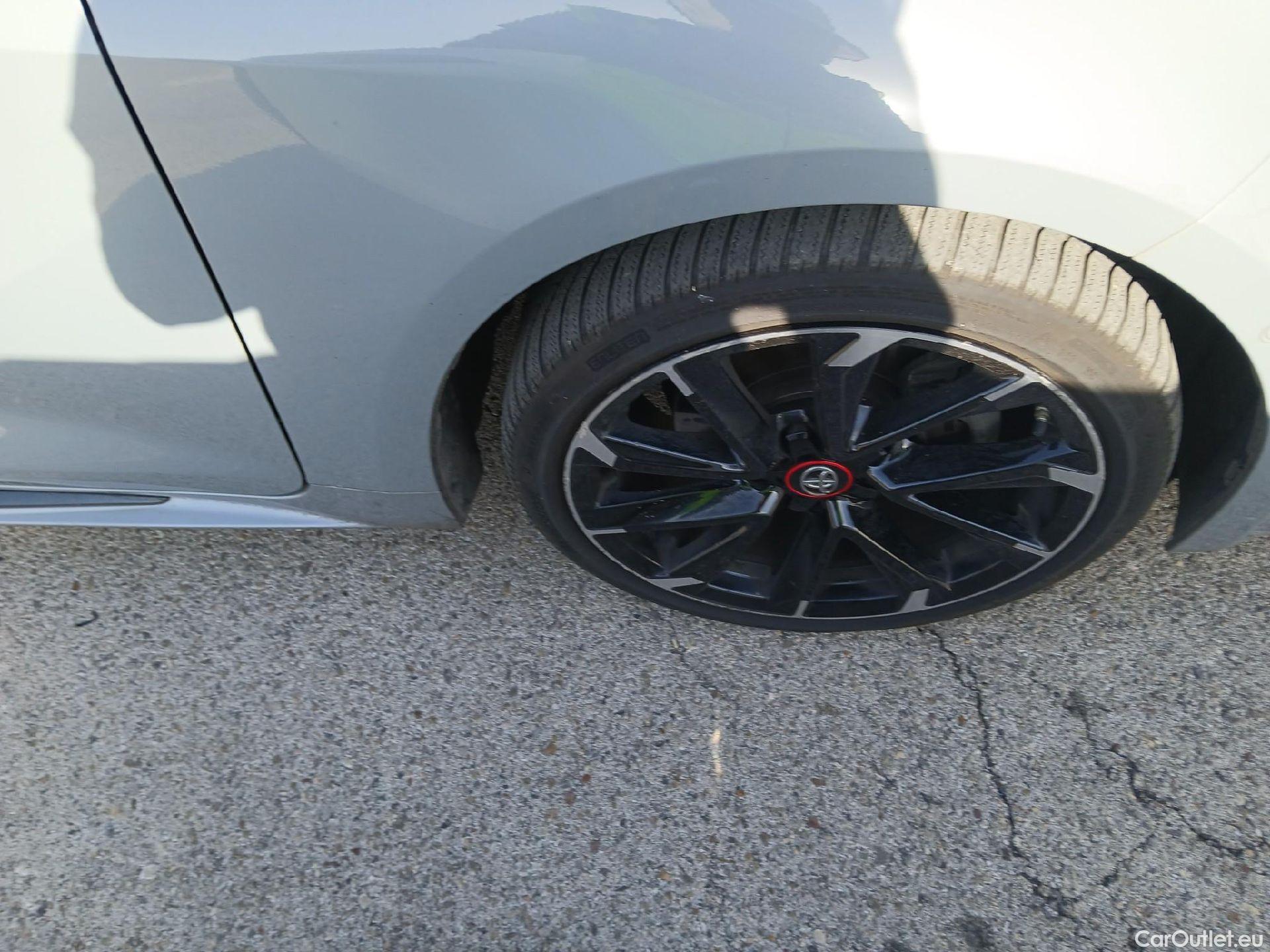  Toyota  Corolla TOYOTA  / 2019 / 5P / familiar 2.0 180H GR-SPORT E-CVT TOURING SPORT #25