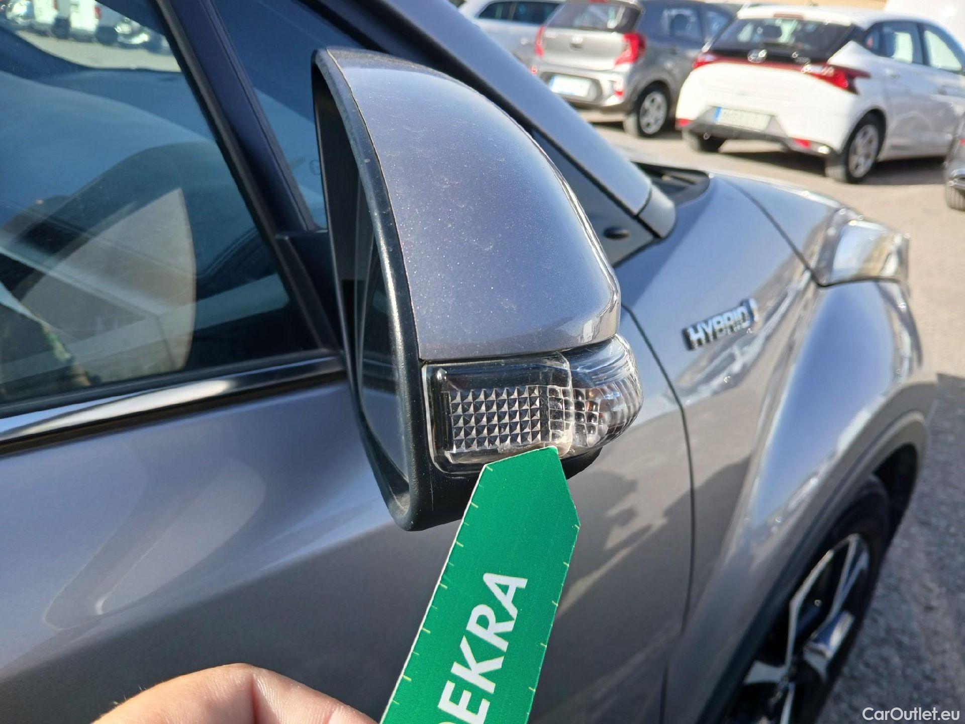  Toyota  C-HR TOYOTA  / 2016 / 5P / todoterreno 1.8 125H Advance (CX) #46