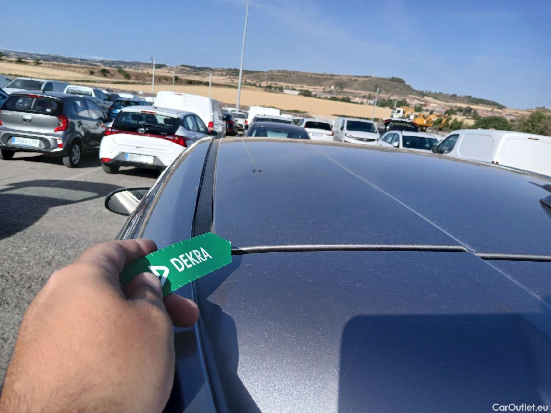  Toyota  C-HR TOYOTA  / 2016 / 5P / todoterreno 1.8 125H Advance (CX) #34