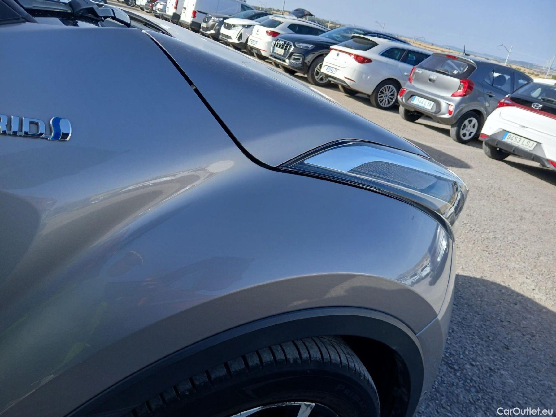  Toyota  C-HR TOYOTA  / 2016 / 5P / todoterreno 1.8 125H Advance (CX) #49