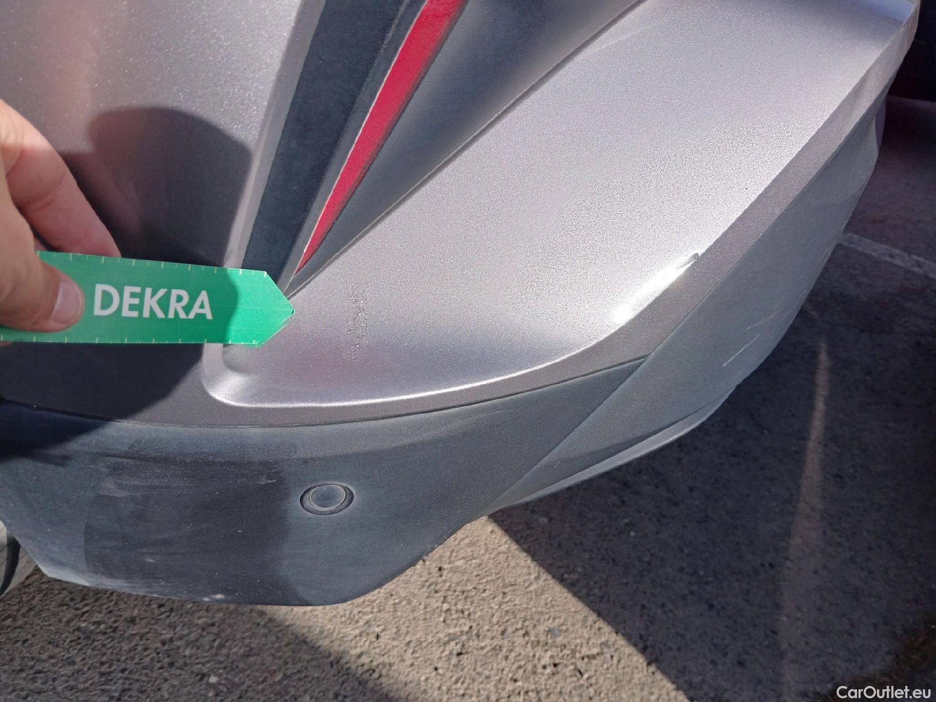  Toyota  C-HR TOYOTA  / 2016 / 5P / todoterreno 1.8 125H Advance (CX) #24