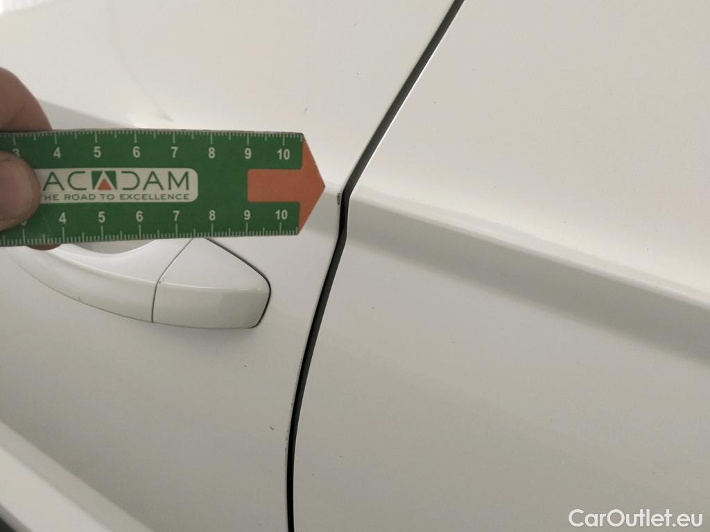  Skoda  Karoq SKODA  / 2021 / 5P / todoterreno 2.0 TDI 85kW (115CV) Ambition (AC) #4