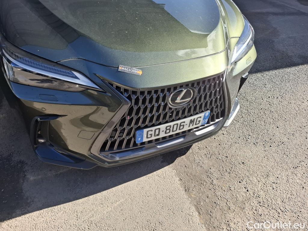  Lexus  NX LEXUS  / 2021 / 5P / SUV 450H+ 4WD Executive #30