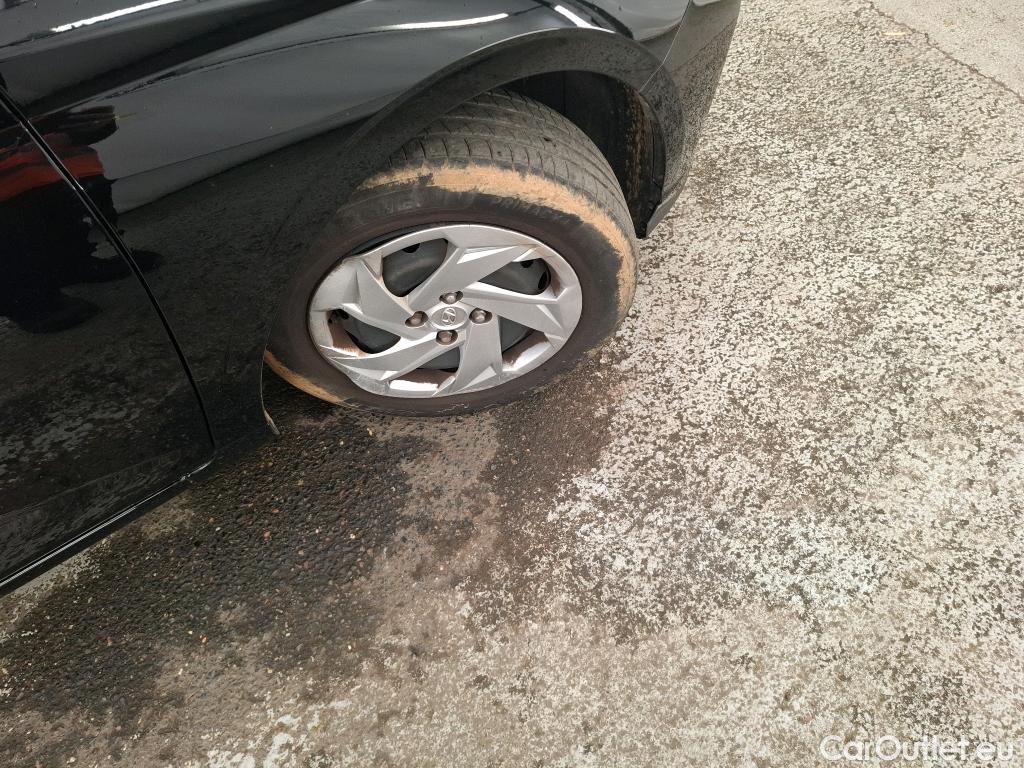  Hyundai  i20  Initia 1.2 85CV BVM5 E6d #10