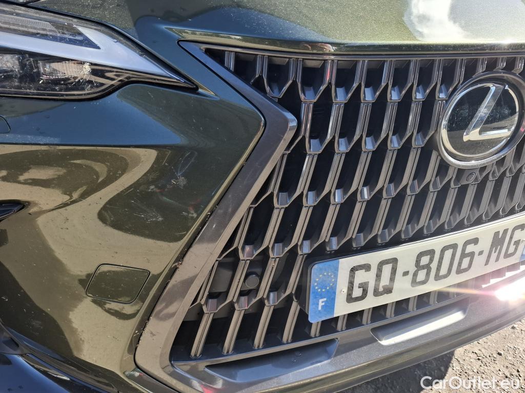  Lexus  NX LEXUS  / 2021 / 5P / SUV 450H+ 4WD Executive #29