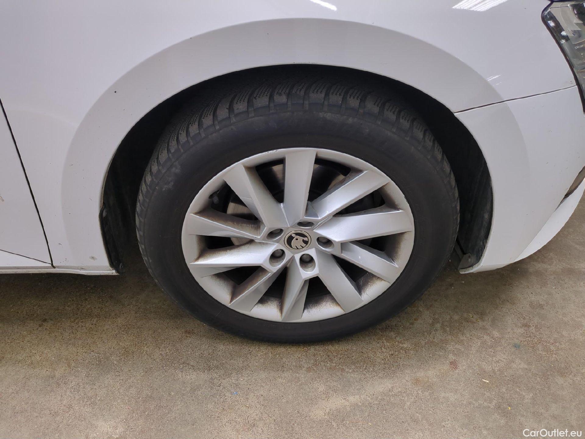  Skoda  Superb  Break Business 2.0 TDI 150CV BVA7 E6d #47