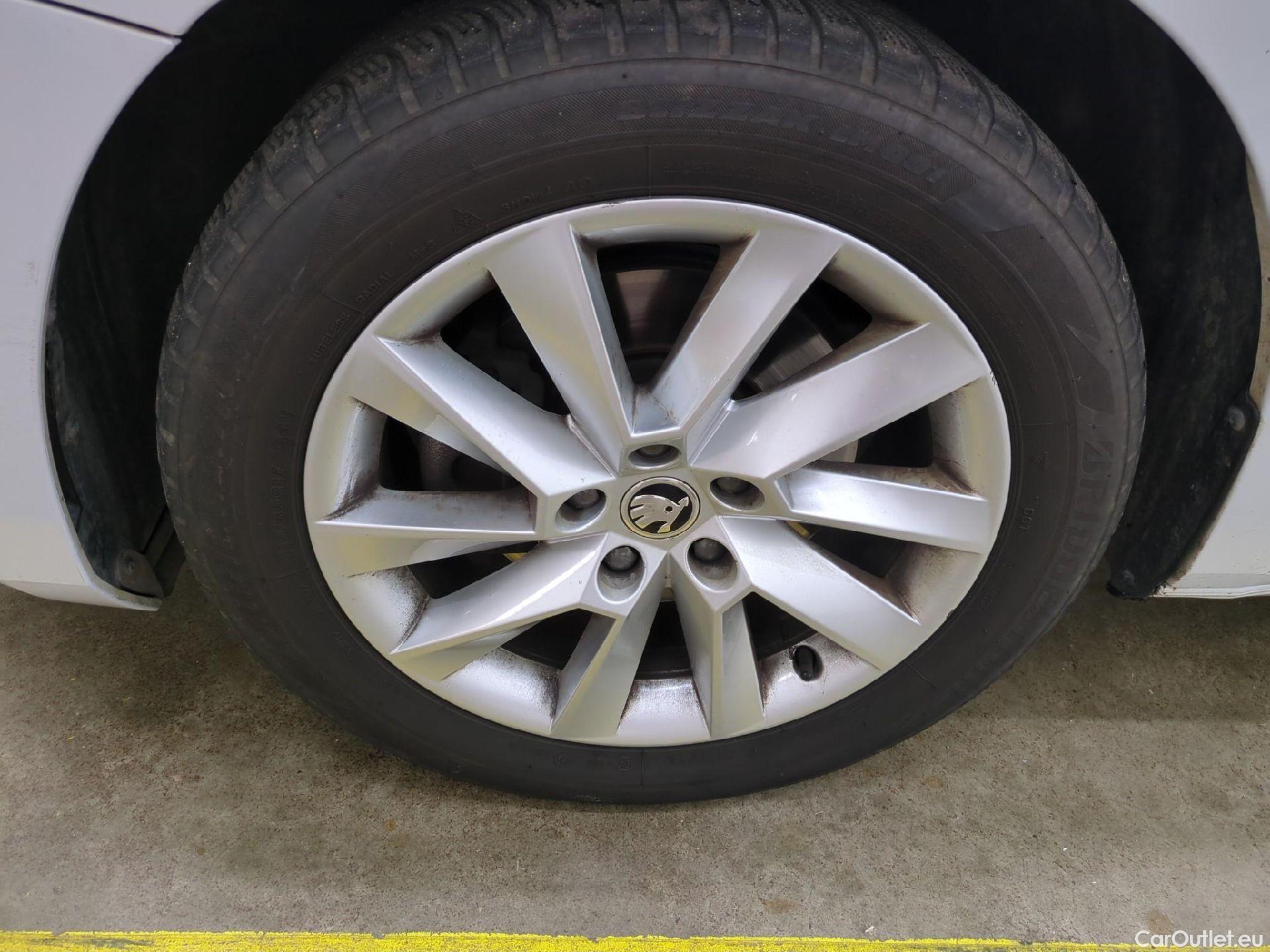  Skoda  Superb  Break Business 2.0 TDI 150CV BVA7 E6d #1