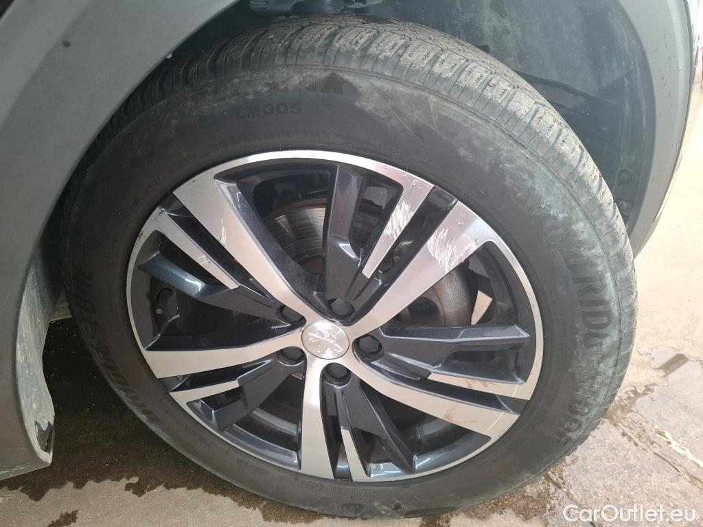  Peugeot  3008  Allure Business 1.2 PureTech 130CV BVA8 E6d #26