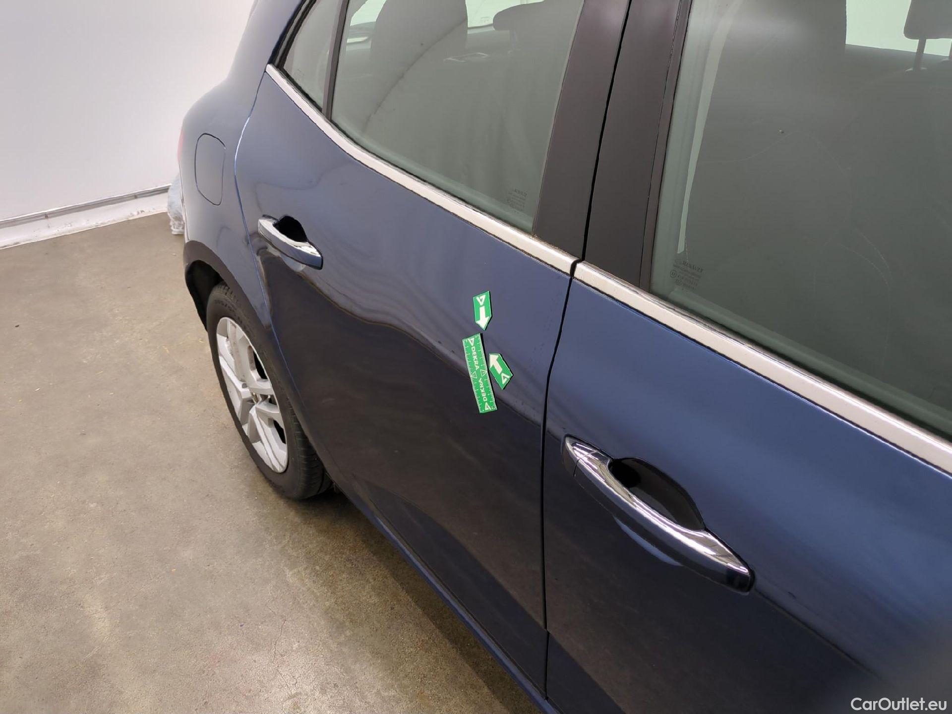  Renault  Megane RENAULT Mégane Berline / 2015 / 5P / Berline Business Blue dCi 95 #4