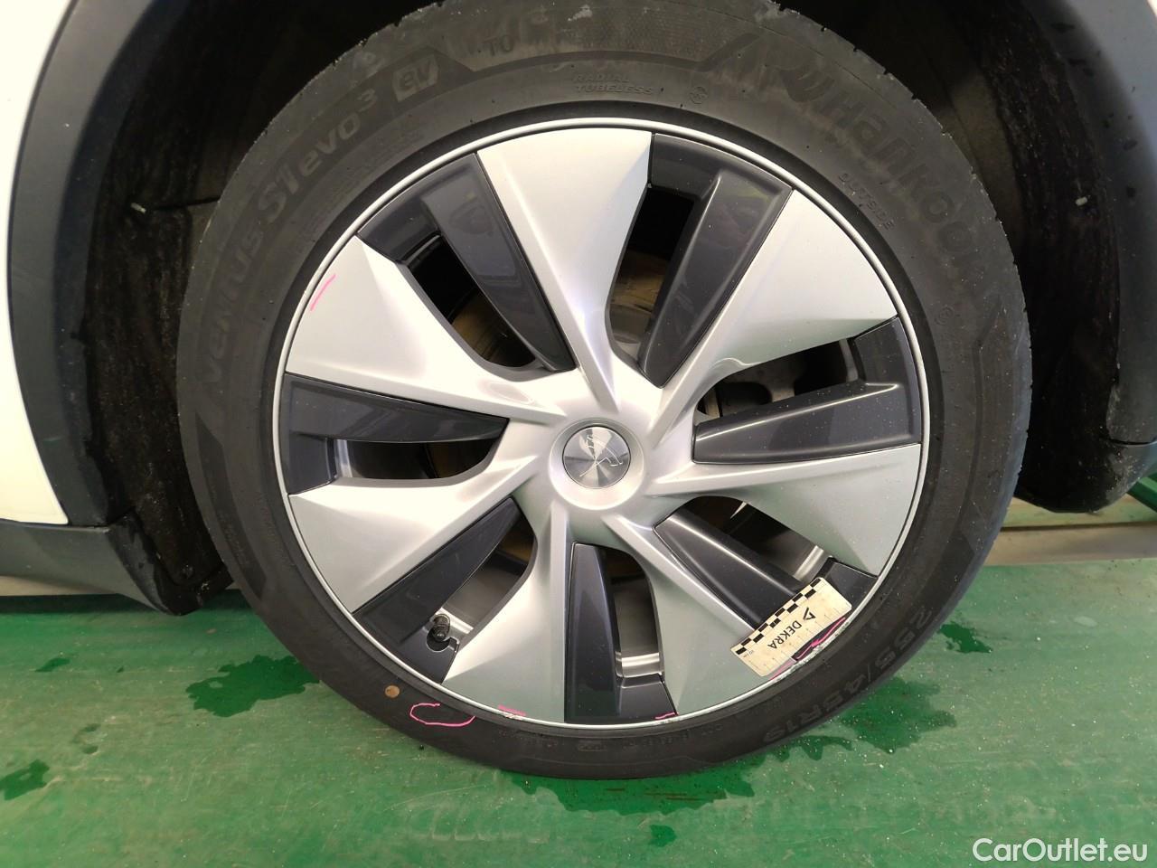  Tesla  Model Y  75kWh Long-Range AWD #13
