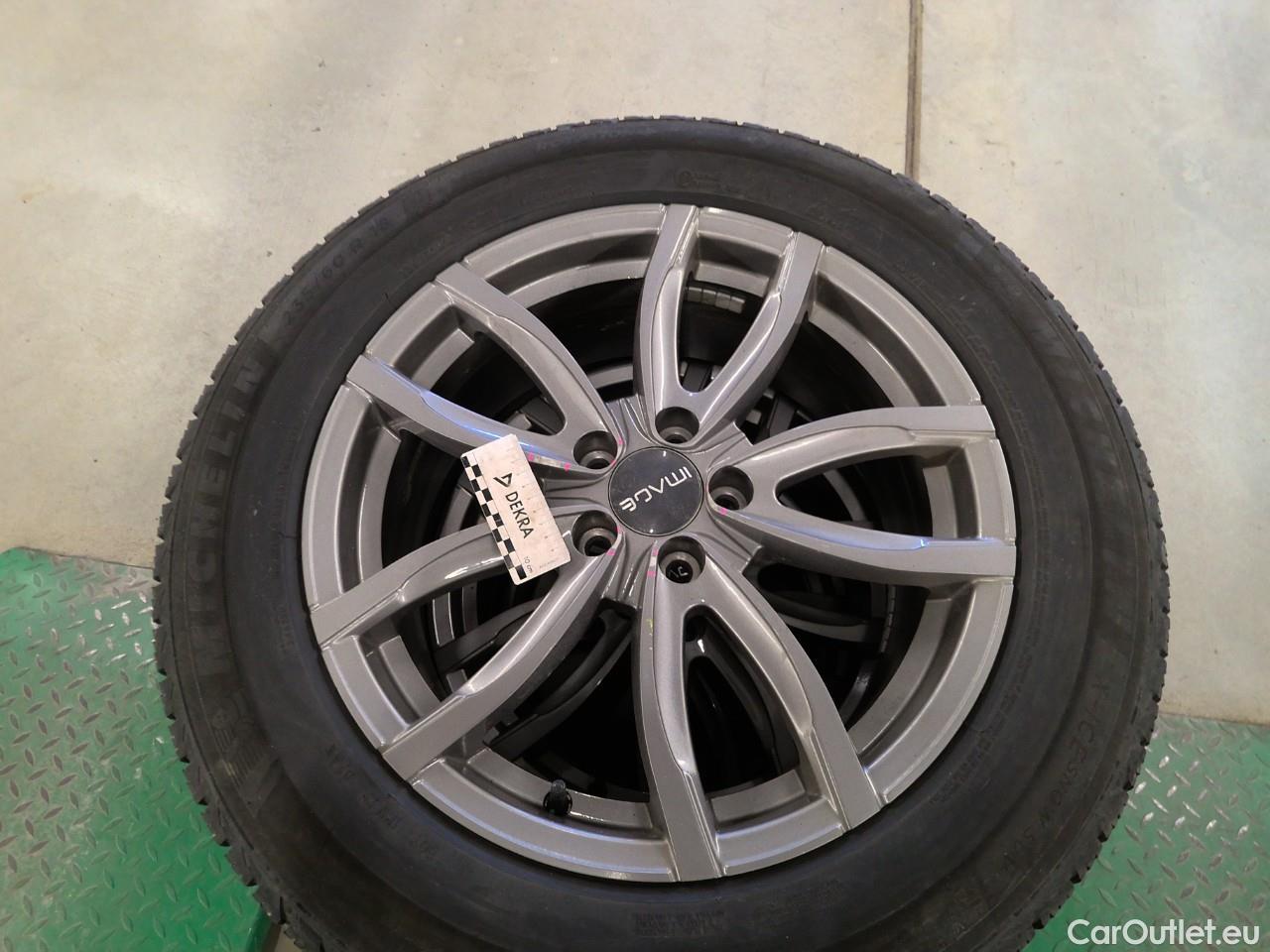  Volvo  XC60  B4D 197 Mom.Ad.Ed.FWD Aut #3