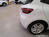  Renault  Clio RENAULT  / 2019 / 5P / BERLINA 1.6 HYBRID E-TECH 103KW BUSINESS #64