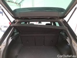 Volkswagen  Tiguan VOLKSWAGEN  / 2020 / 5P / SUV 2.0 TDI SCR 110KWR-LINE DSG #102