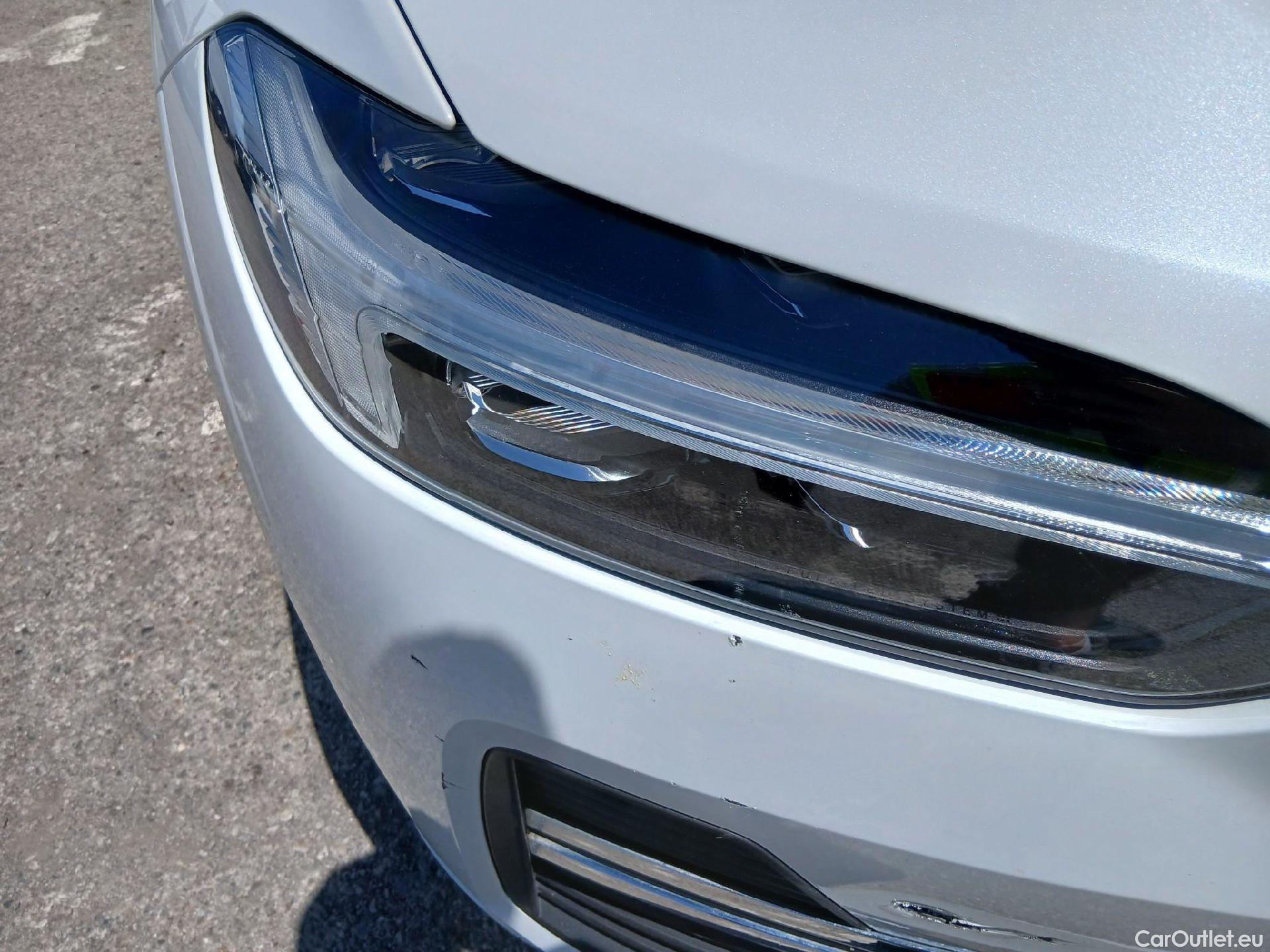  Volvo  XC60 VOLVO  / 2017 / 5P / todoterreno 2.0 B4 D Momentum Pro Auto #7