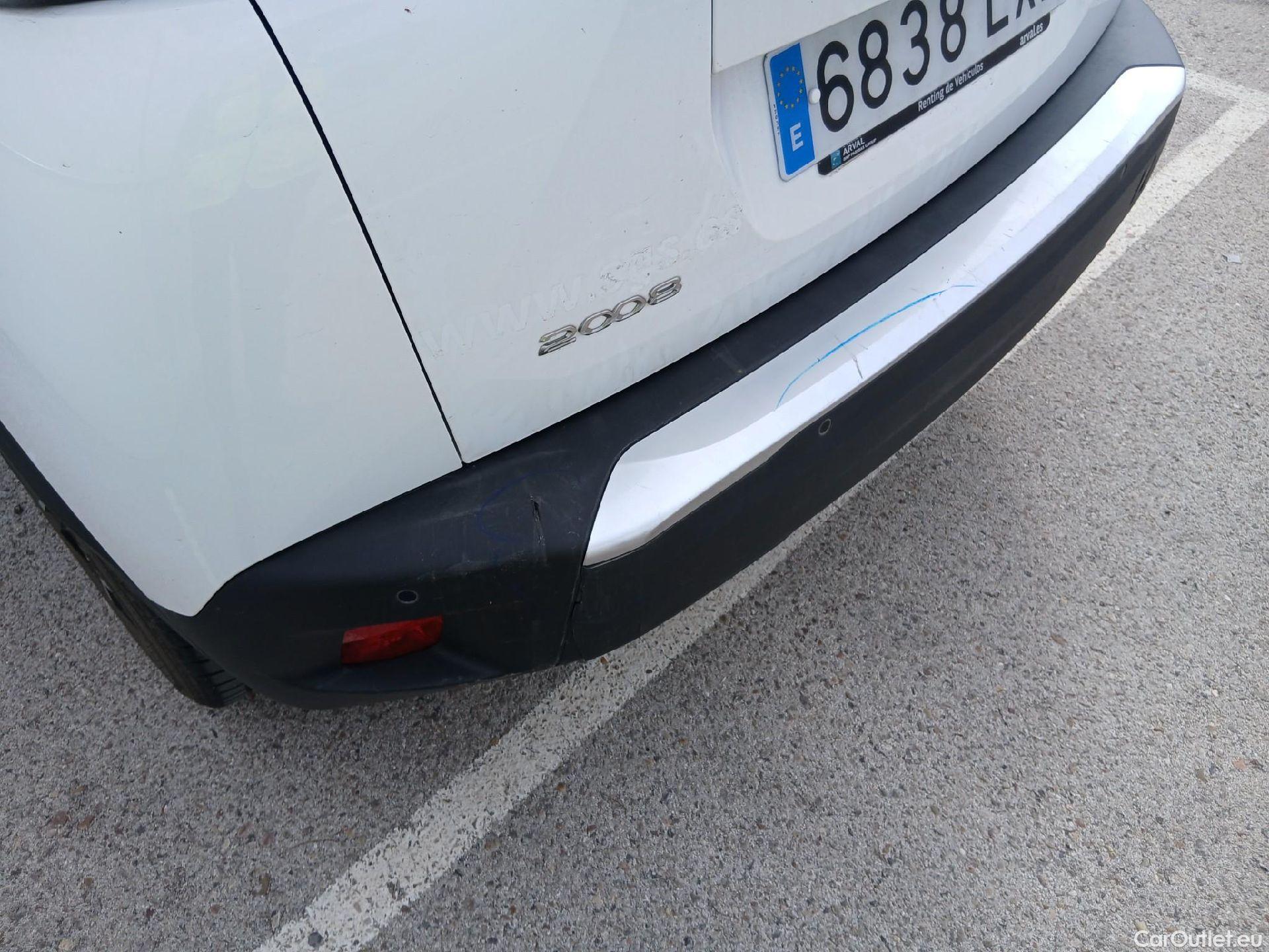  Peugeot  2008 PEUGEOT  / 2019 / 5P / todoterreno Allure BlueHDI 81kW (110CV) #20