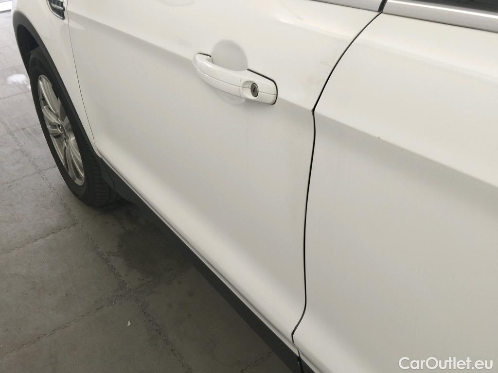  Ford  Kuga FORD  / 2016 / 5P / todoterreno 1.5 EcoBoost 88kW 4x2 Trend+ (CX) #46
