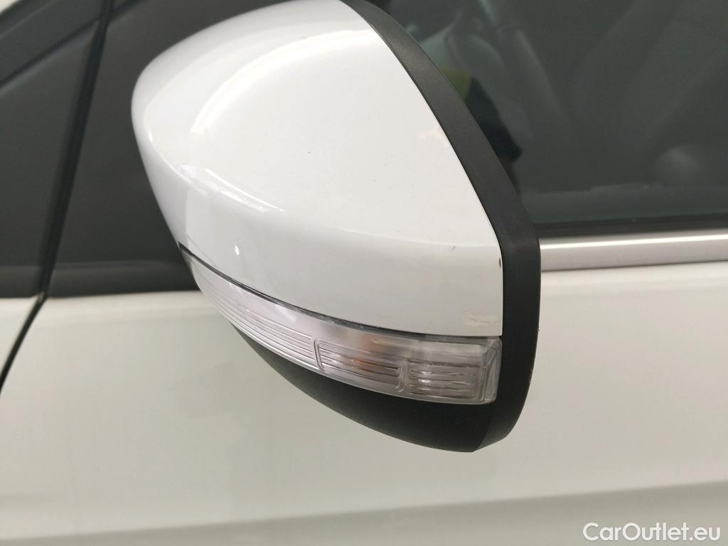  Ford  Kuga FORD  / 2016 / 5P / todoterreno 1.5 EcoBoost 88kW 4x2 Trend+ (CX) #44