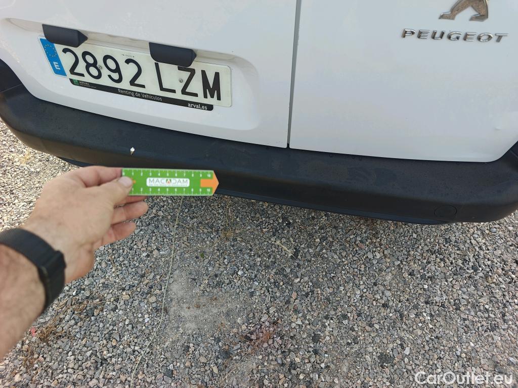  Peugeot  Partner PEUGEOT  / 2018 / 4P / furgón derivado de turismo Premium Standard 600kg BlueHDi 73kW #27