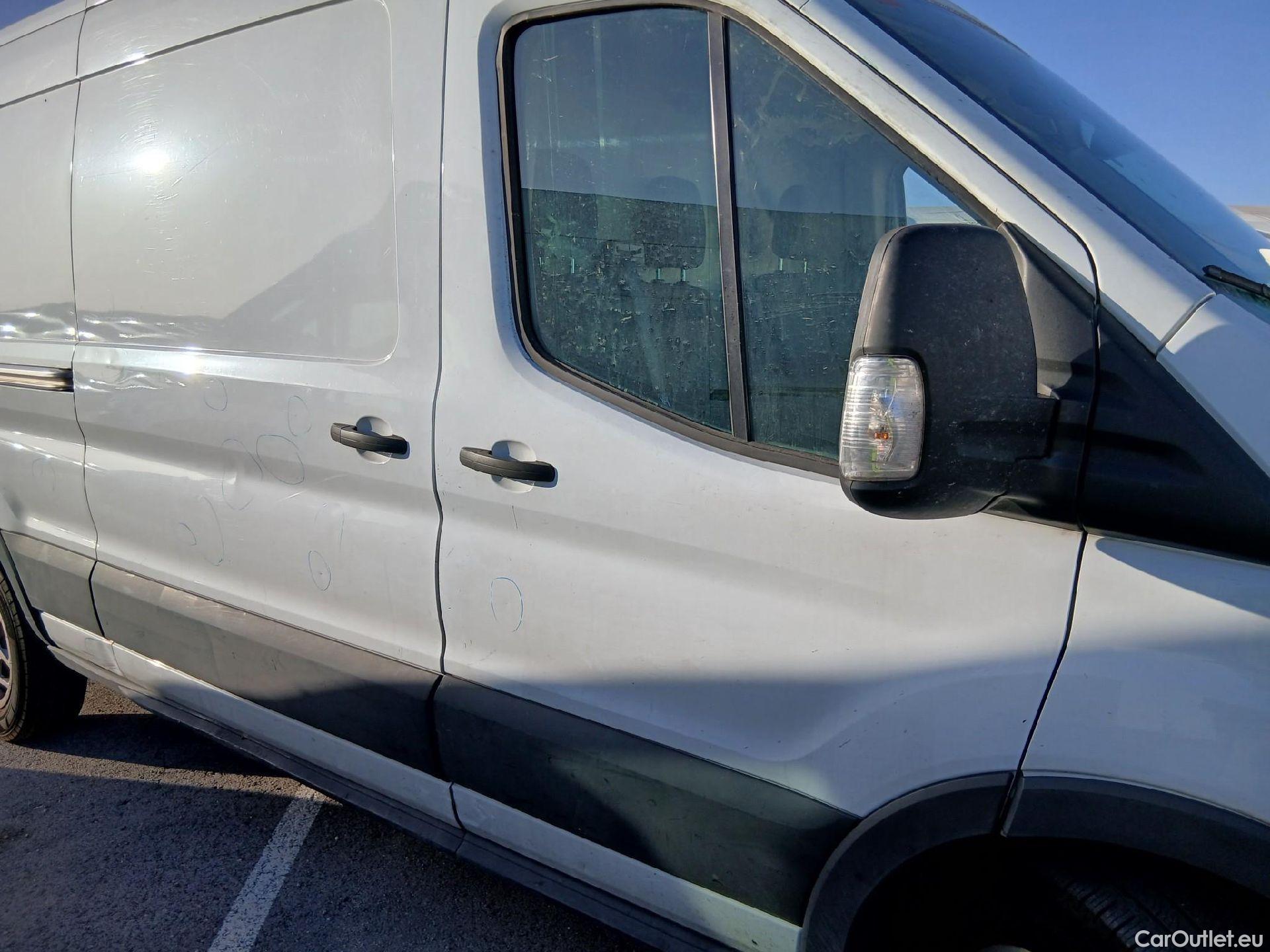  Ford  Transit FORD  / 2013 / 4P / furgón 350 96kW L3H2 Van Trend FWD Auto #38