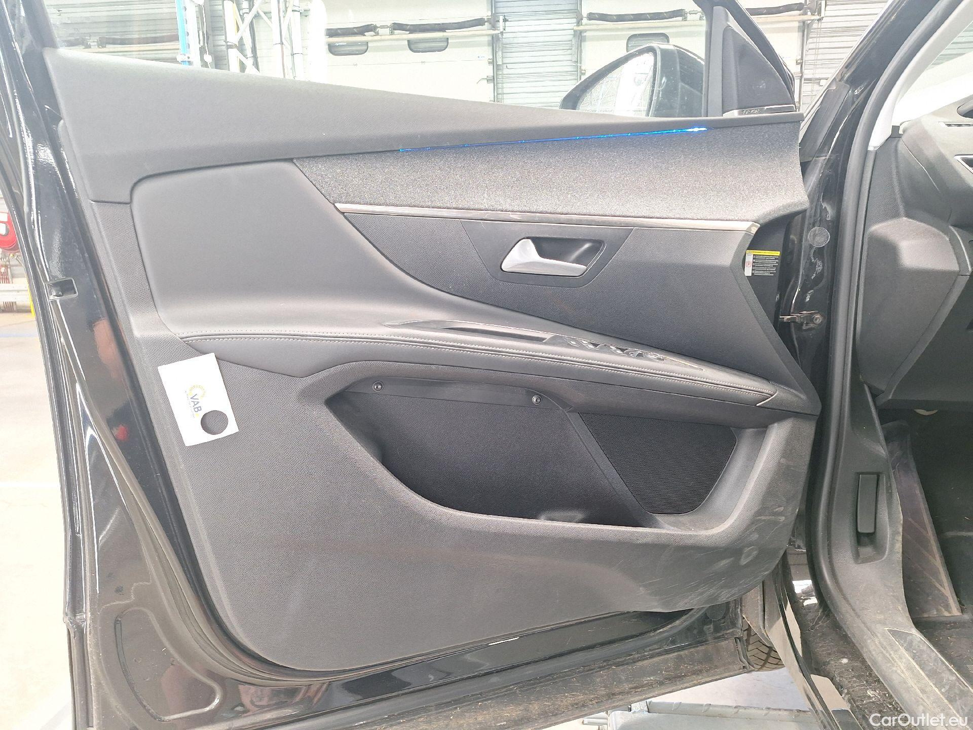  Peugeot  5008 Peugeot,  '16, Peugeot  1.5 BlueHDi 96kW S&S EAT8 Allure 5d #15