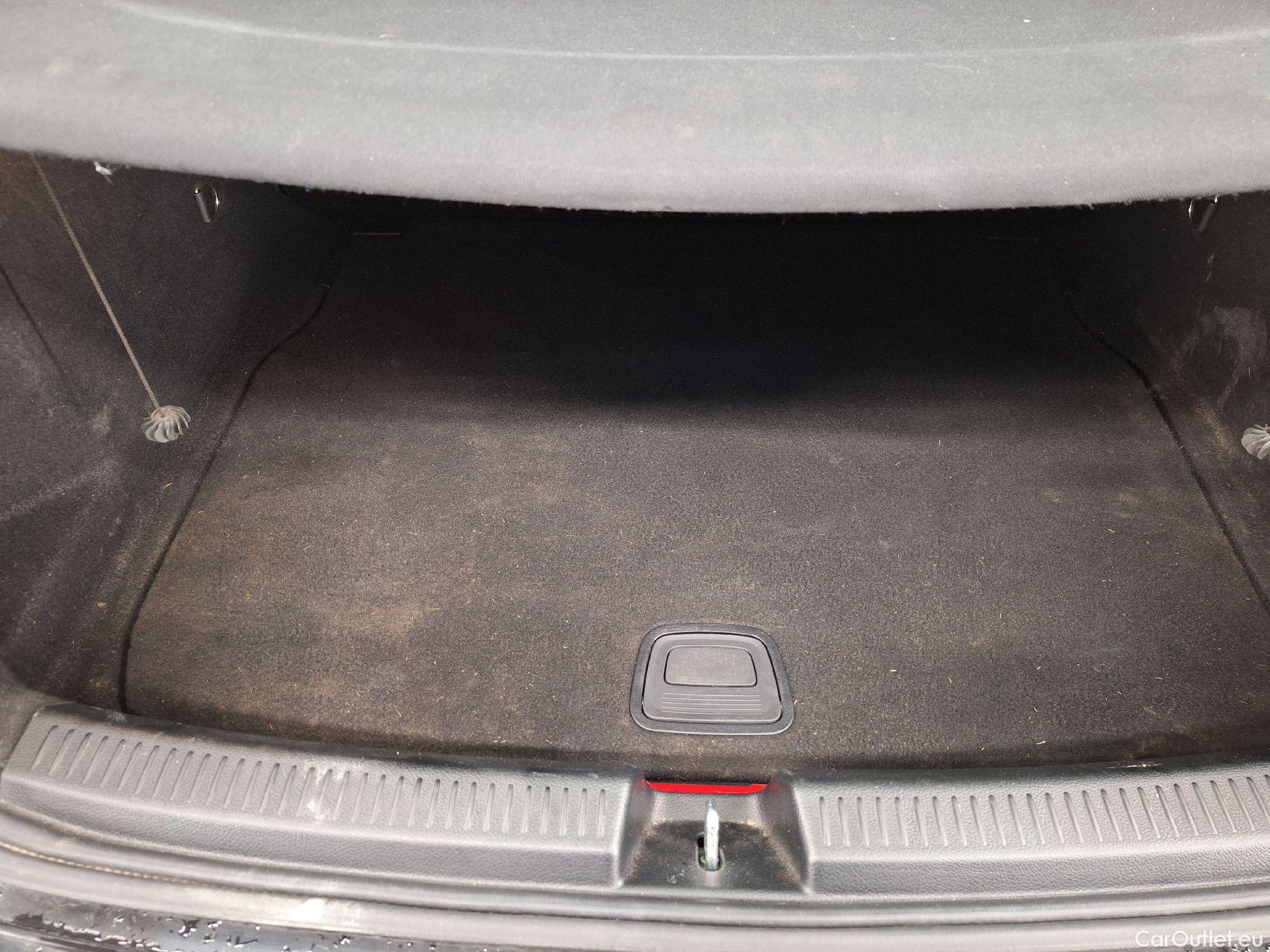  Mercedes  A-Klasse Mercedes, A-Class '18, Mercedes-Benz  A 160 Business Solution 5d #55