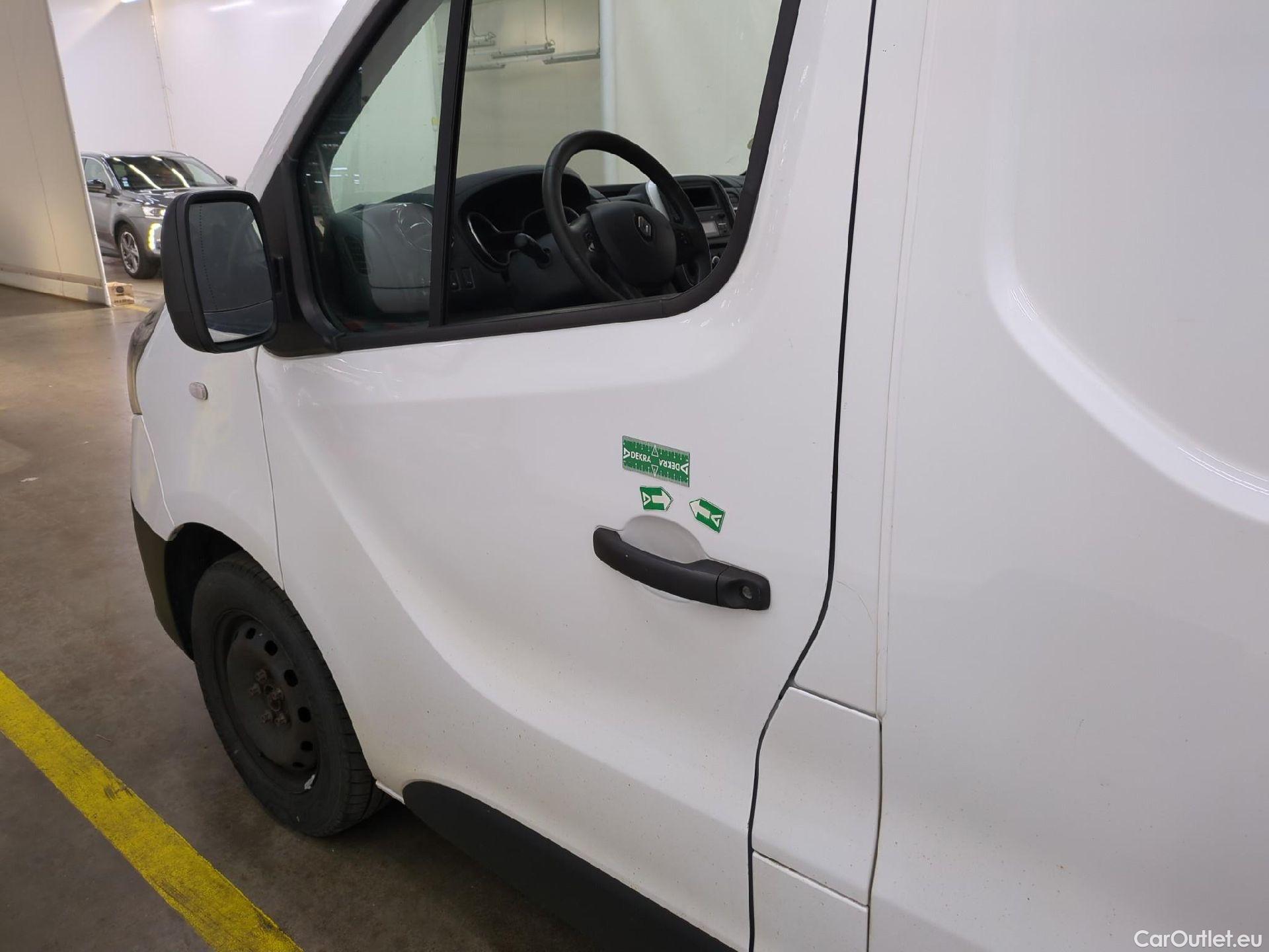  Renault  Trafic RENAULT  / 2019 / 4P / Fourgon tole FG GCF L1H1 1200 dCi 120 #11