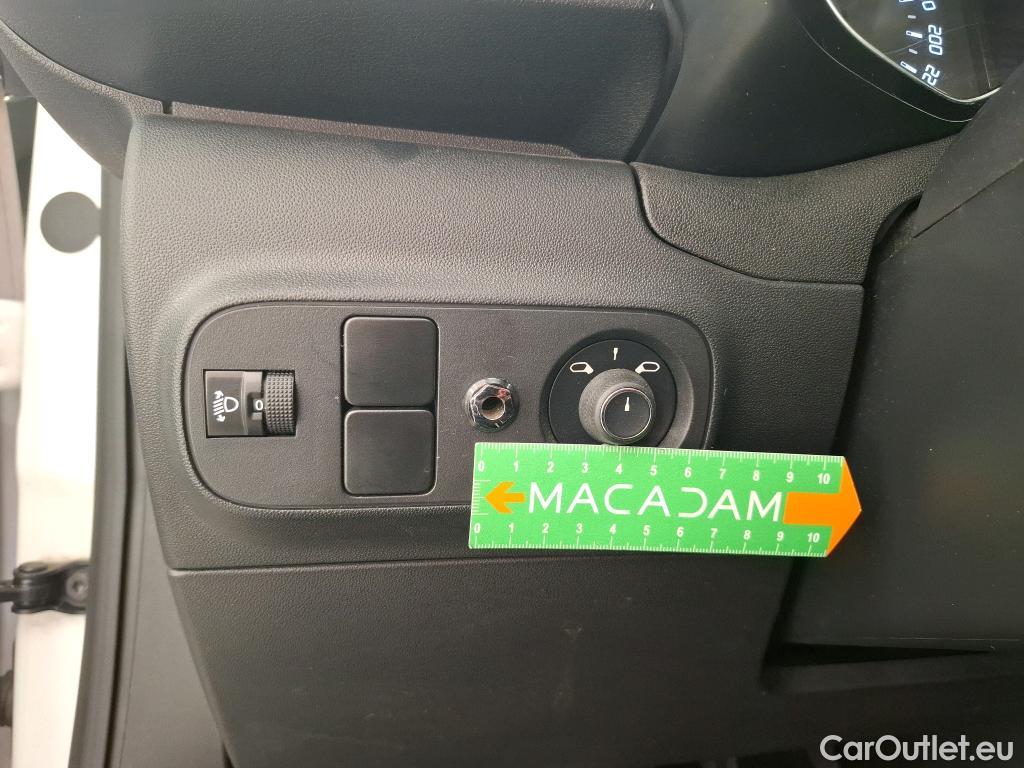  Citroen  C3  Feel Business 1.2 PureTech 80CV BVM5 E6d #14
