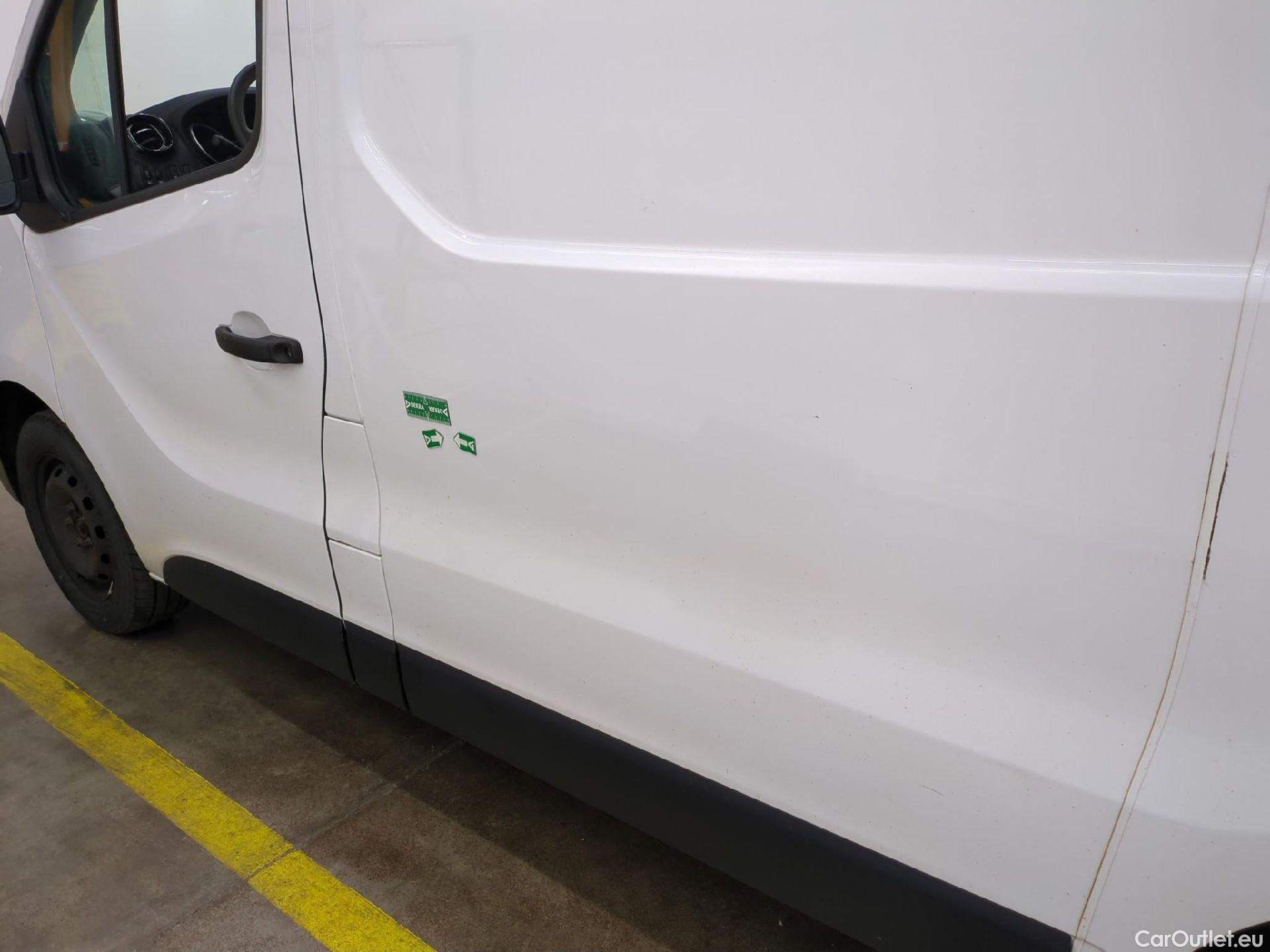  Renault  Trafic RENAULT  / 2019 / 4P / Fourgon tole FG GCF L1H1 1200 dCi 120 #22