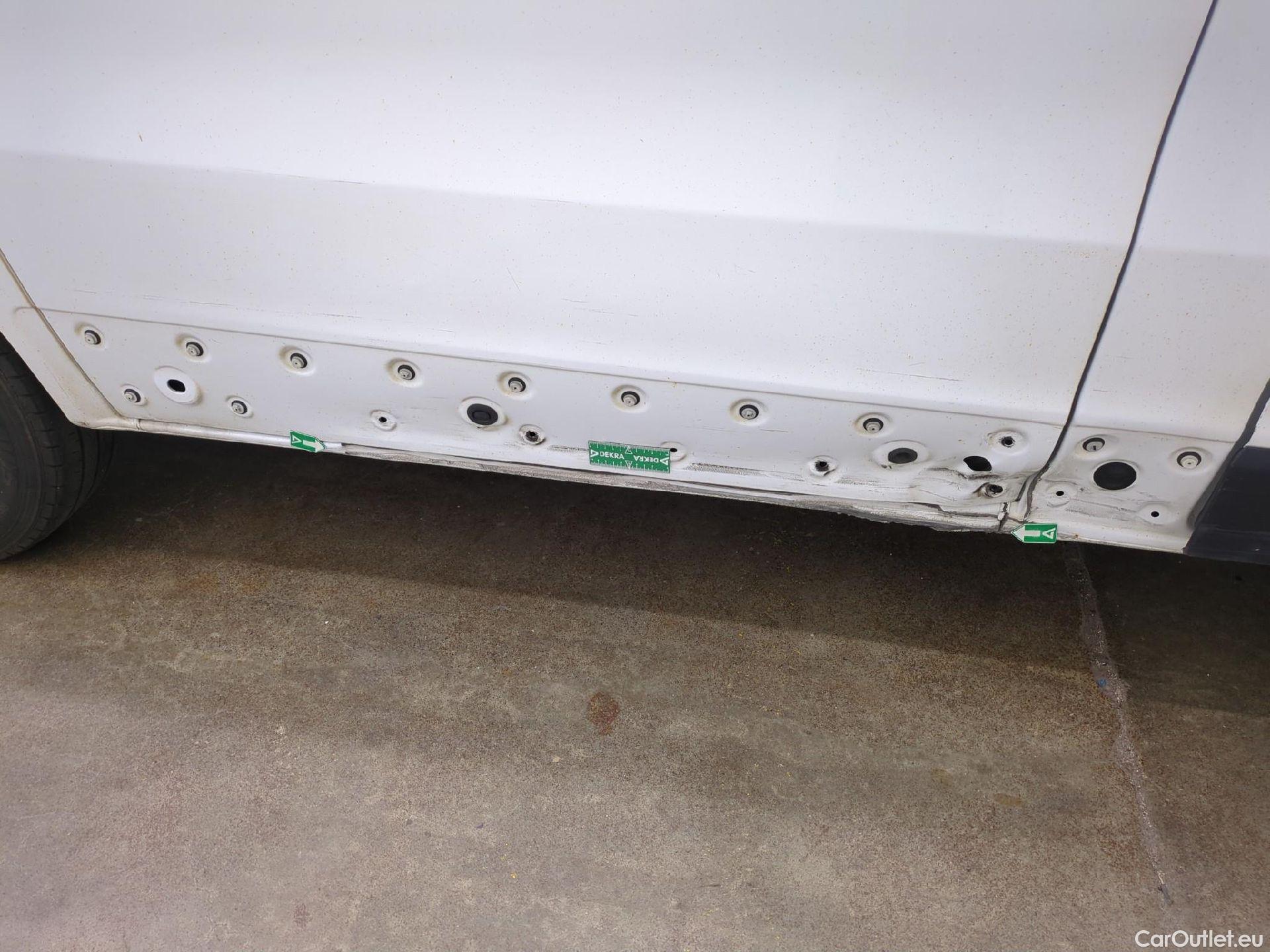  Renault  Trafic RENAULT  / 2019 / 4P / Fourgon tole FG GCF L1H1 1200 dCi 120 #36