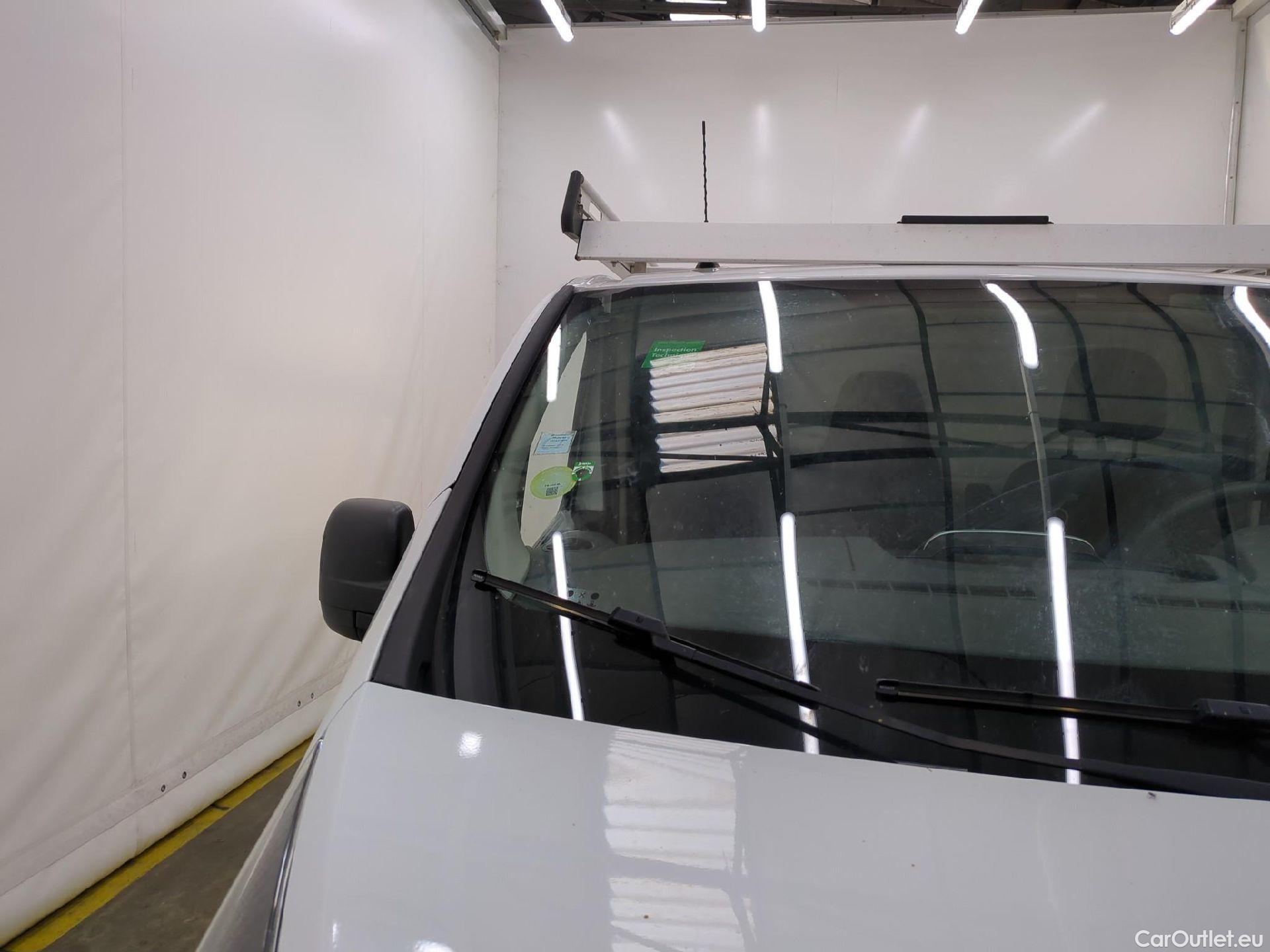  Renault  Trafic RENAULT  / 2019 / 4P / Fourgon tole FG GCF L1H1 1200 dCi 120 #48