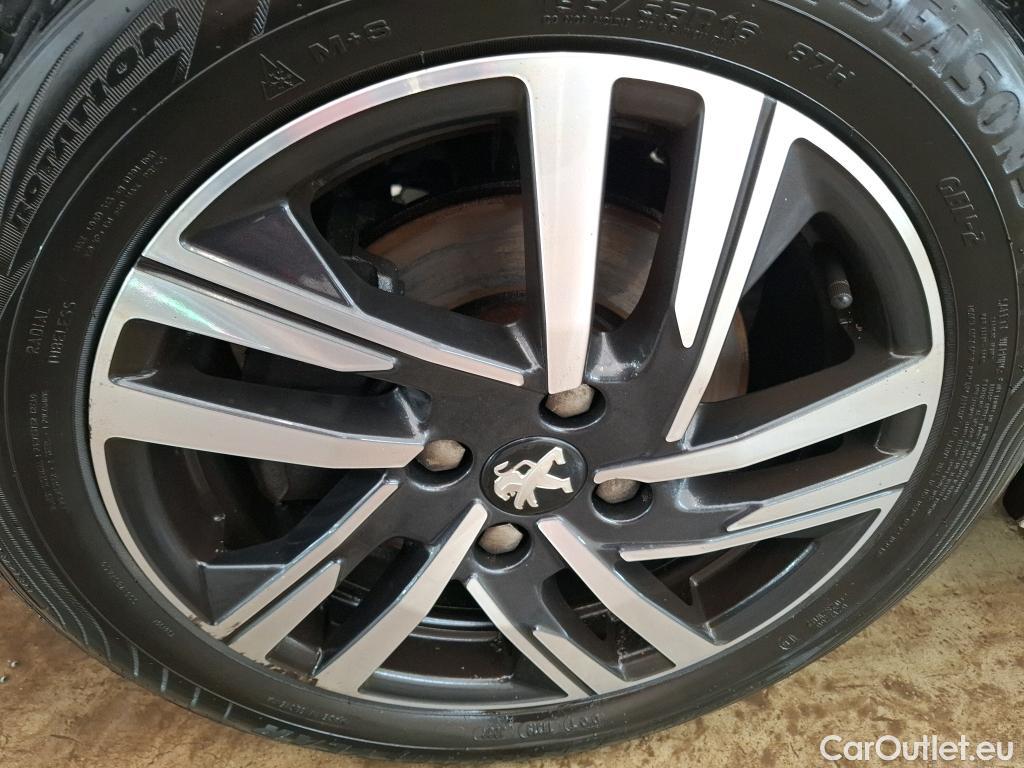  Peugeot  208  Allure Business 1.2 PureTech 100CV BVM6 E6d #22