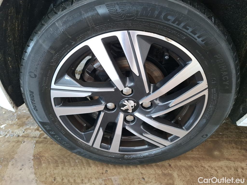  Peugeot  208  Allure Business 1.2 PureTech 100CV BVM6 E6d #24