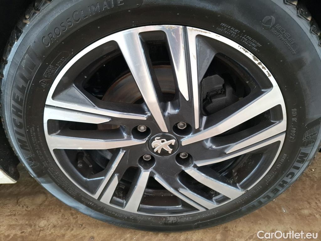  Peugeot  208  Allure Business 1.2 PureTech 100CV BVM6 E6d #12