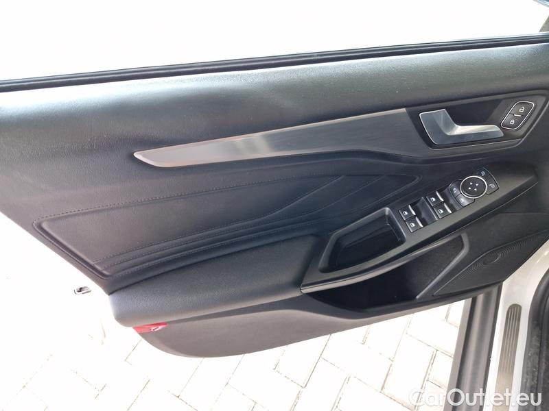  Ford  Focus   Turnier (CGE)(2018->) Foc.Kom.1.5EBl.120 Titanium #12