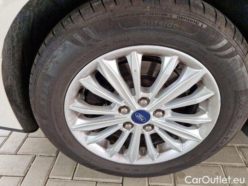  Ford  Focus   Turnier (CGE)(2018->) Foc.Kom.1.5EBl.120 Titanium #20