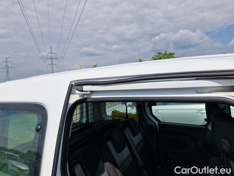  Renault  Kangoo  2 (2008)  1.5BdCi 95 Zen 5d #24