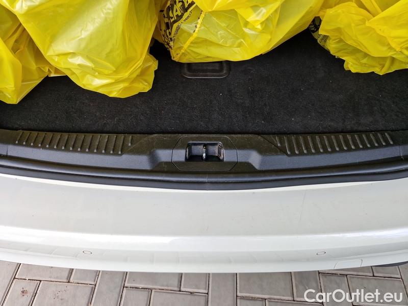  Ford  Focus   Turnier (CGE)(2018->) Foc.Kom.1.5EBl.120 Titanium #17