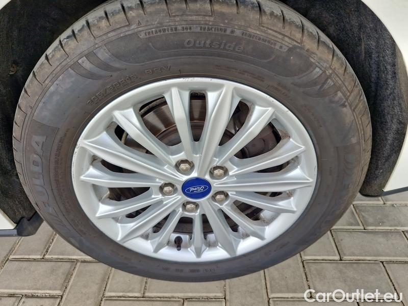  Ford  Focus   Turnier (CGE)(2018->) Foc.Kom.1.5EBl.120 Titanium #9