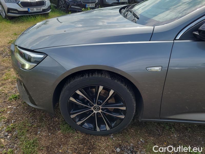  Opel  Insignia  Sports  Tourer (2017) Ins.ST 2.0CDTI 128 Ultimate AT #2