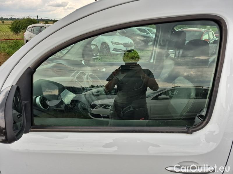  Renault  Kangoo  2 (2008)  1.5BdCi 95 Zen 5d #3