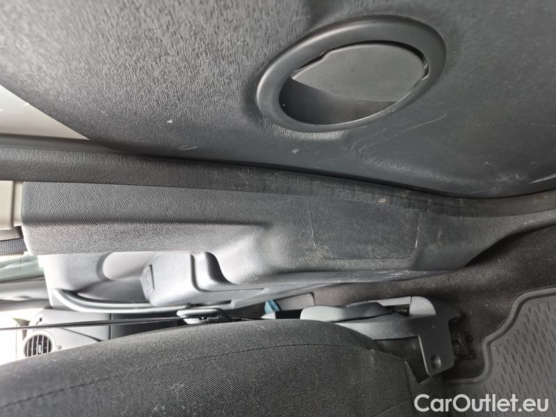  Renault  Kangoo  2 (2008)  1.5BdCi 95 Zen 5d #27