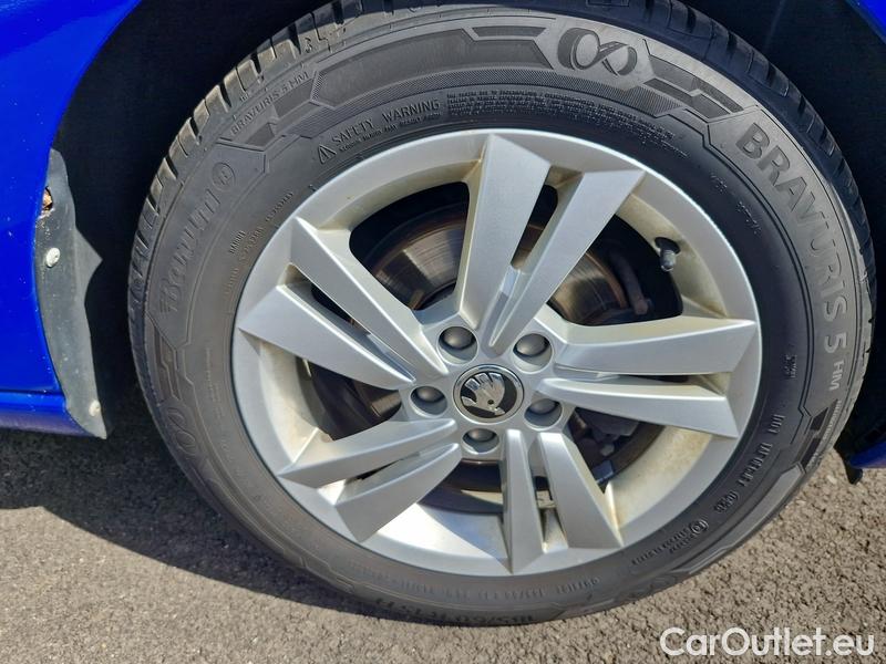  Skoda  Fabia  Combi (2015) Com.1.0TSI 70 Ambition 5d #32
