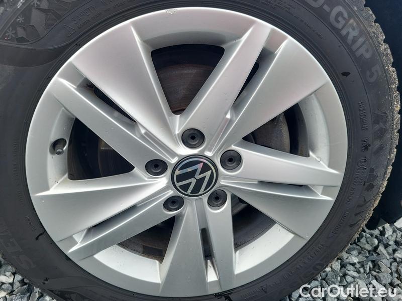  Volkswagen  Golf  VII Variant  (BV5)(2017->) Var.1.0TSI 81 Life 5d #6