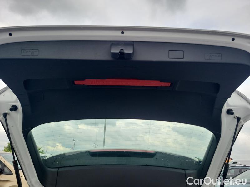  Volkswagen  Golf  VII Variant  (BV5)(2017->) Var.1.0TSI 81 Life 5d #4
