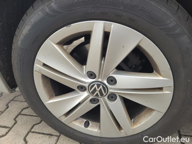  Volkswagen  Golf  VIII Variant (CG5) 2020 Var.1.0TSI 81 Life 5d #20